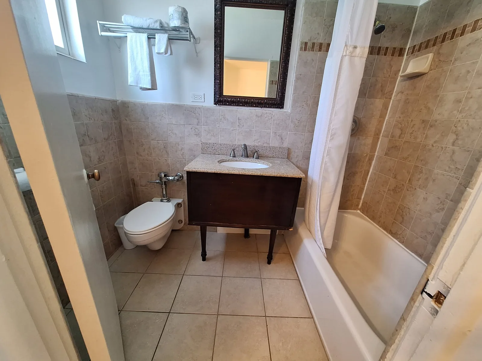 Apollo Motor Inn room, 296 Addison Ave W, Twin Falls, ID