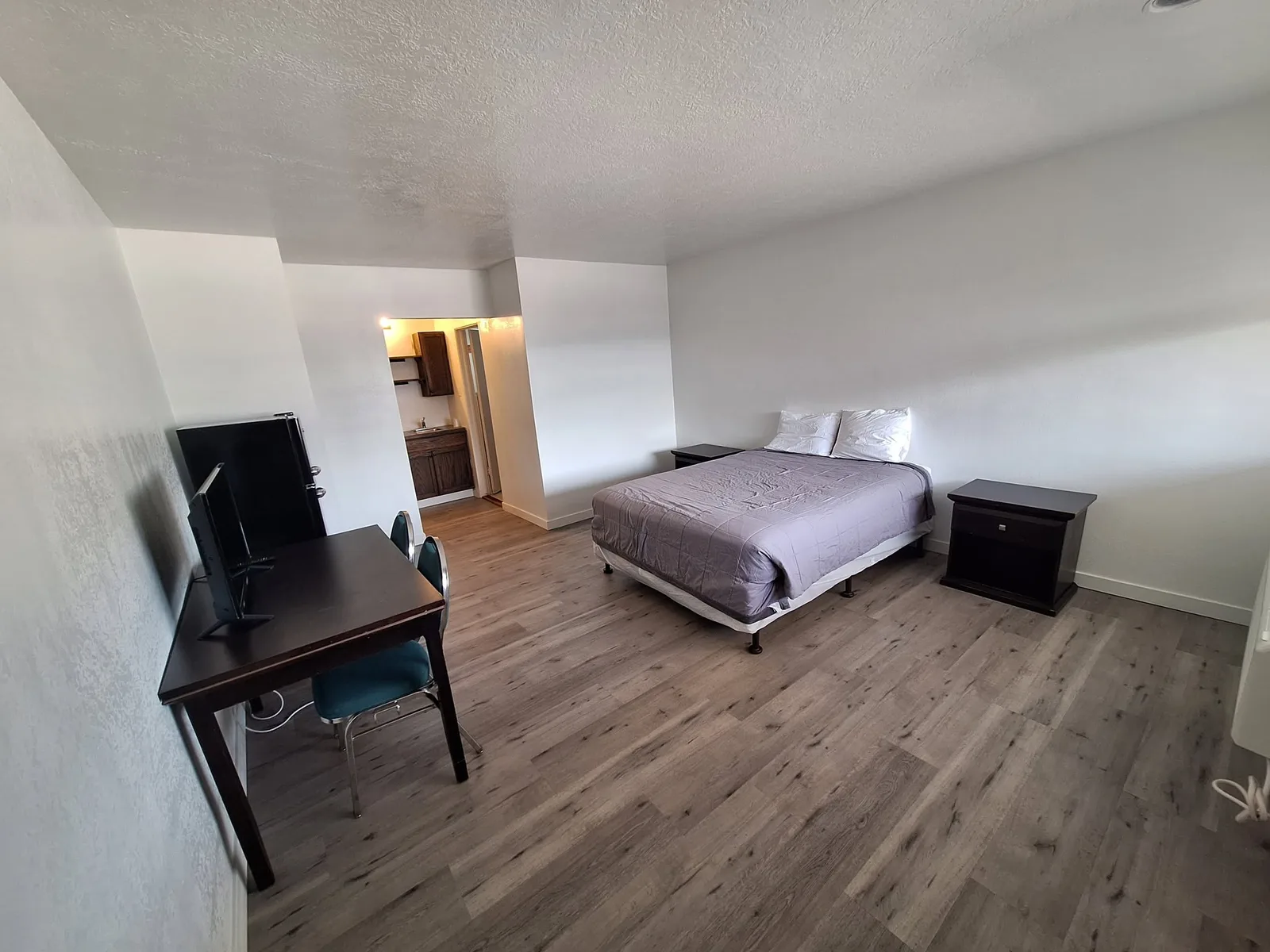Apollo Motor Inn room, 296 Addison Ave W, Twin Falls, ID